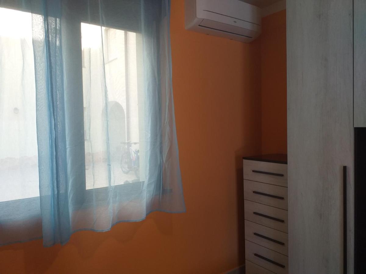 Orange House Apartment บอซา ภายนอก รูปภาพ